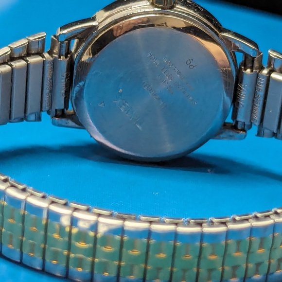 Timex Indiglo Vintage Date and Time Wristwatch Stretchable Band Medium wrist Int - Picture 3 of 8